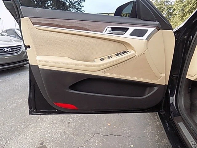 2015 Hyundai Genesis - Image 8 of 17
