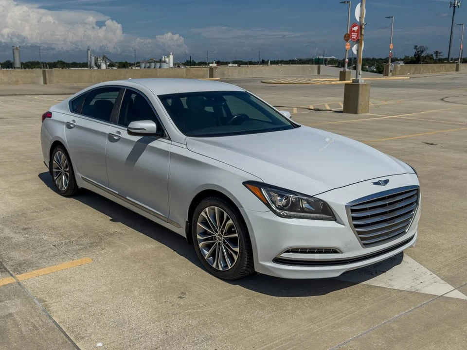 2015 Hyundai Genesis - Image 2 of 14