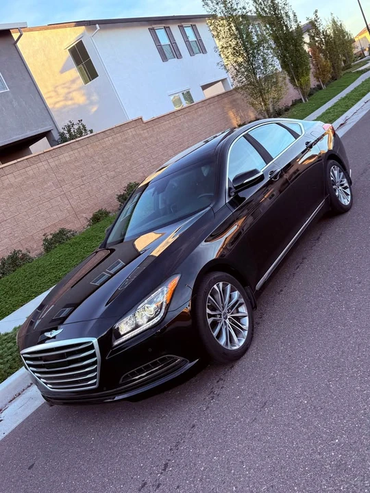 2015 Hyundai Genesis - Image 18 of 19