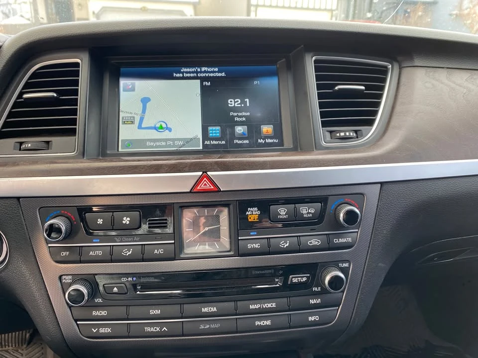2015 Hyundai Genesis - Image 14 of 20