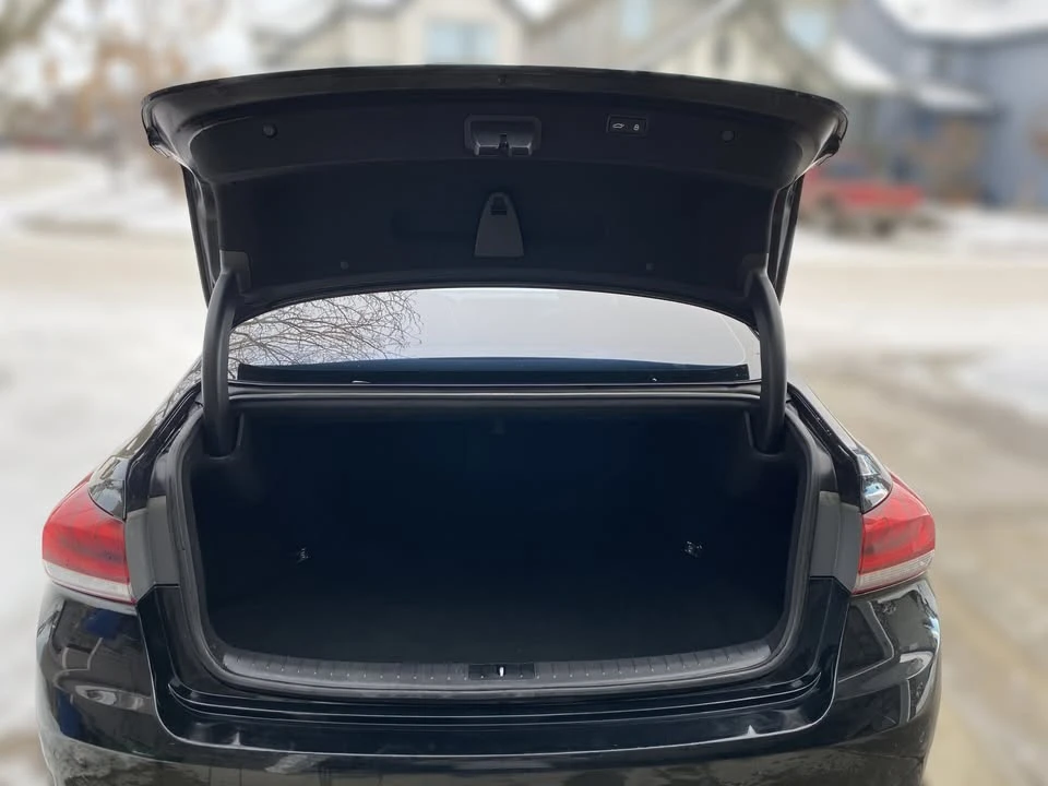 2015 Hyundai Genesis - Image 6 of 20