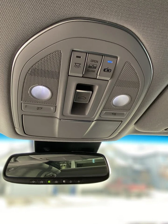 2015 Hyundai Genesis - Image 15 of 20