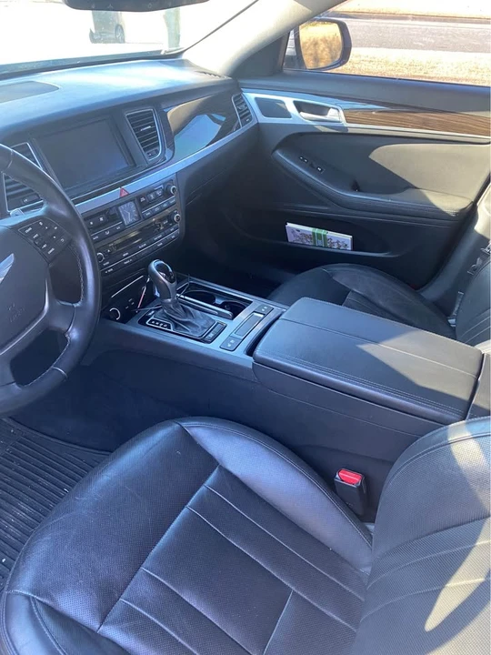 2015 Hyundai Genesis - Image 2 of 3