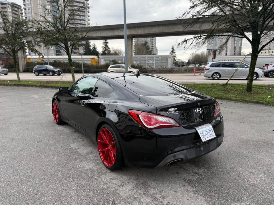 2015 Hyundai Genesis - Image 7 of 16