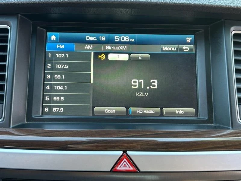 2015 Hyundai Genesis - Image 12 of 20