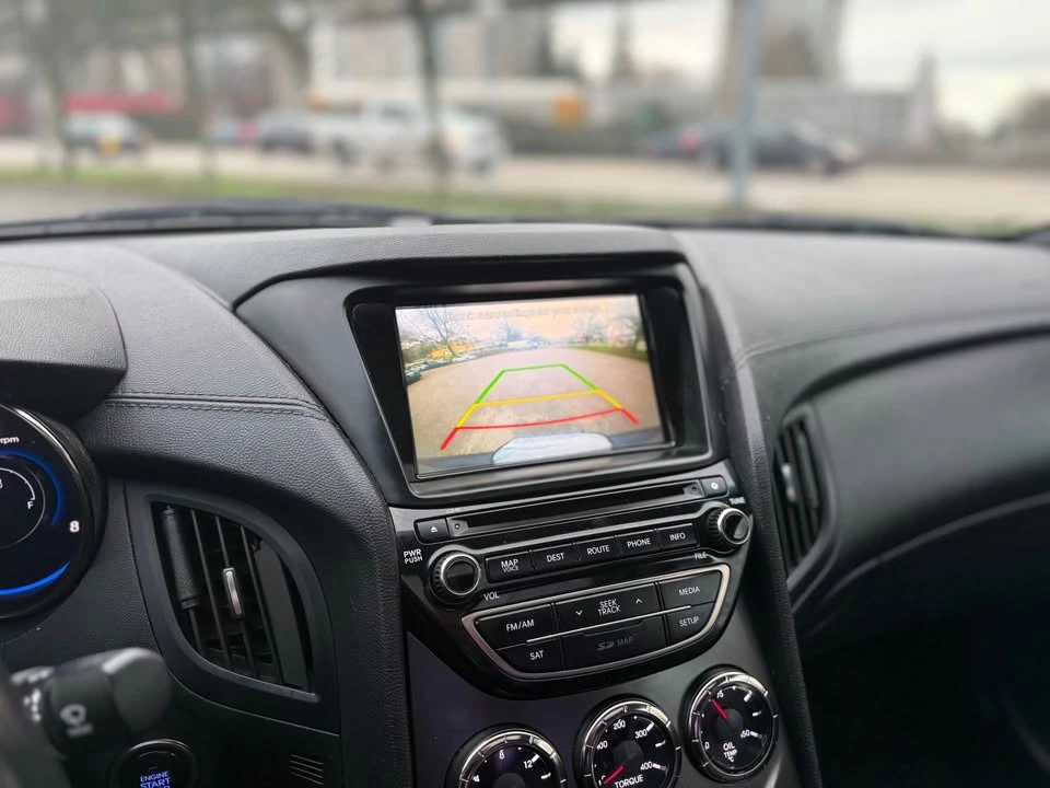 2015 Hyundai Genesis - Image 15 of 16