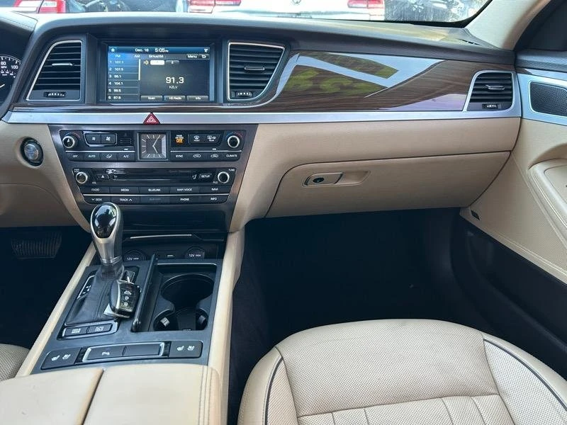 2015 Hyundai Genesis - Image 8 of 20