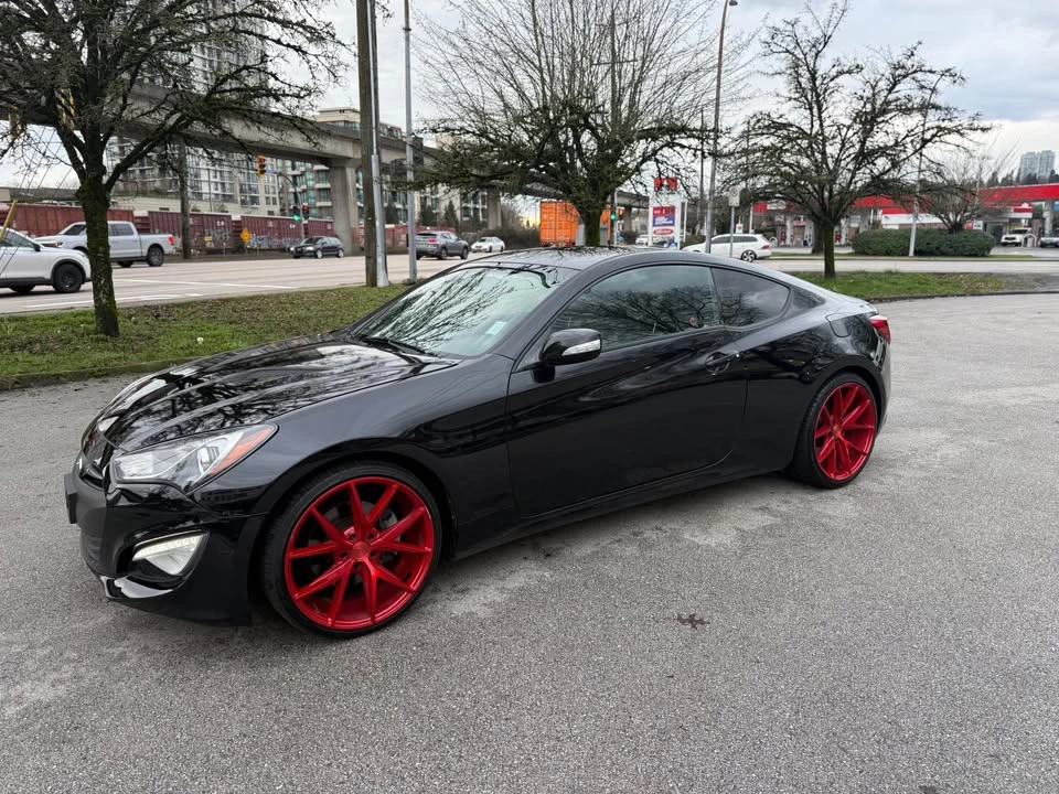 2015 Hyundai Genesis - Image 8 of 16