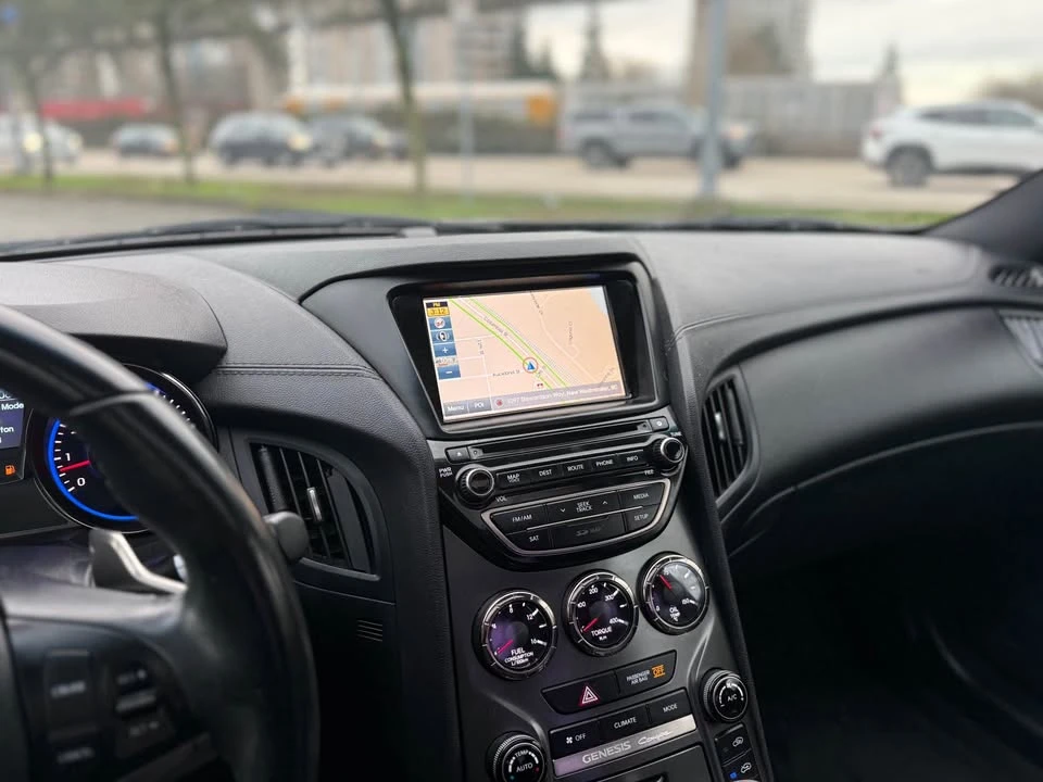 2015 Hyundai Genesis - Image 14 of 16