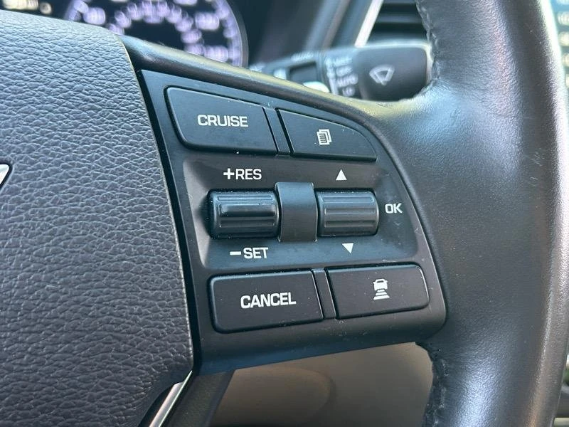 2015 Hyundai Genesis - Image 11 of 20