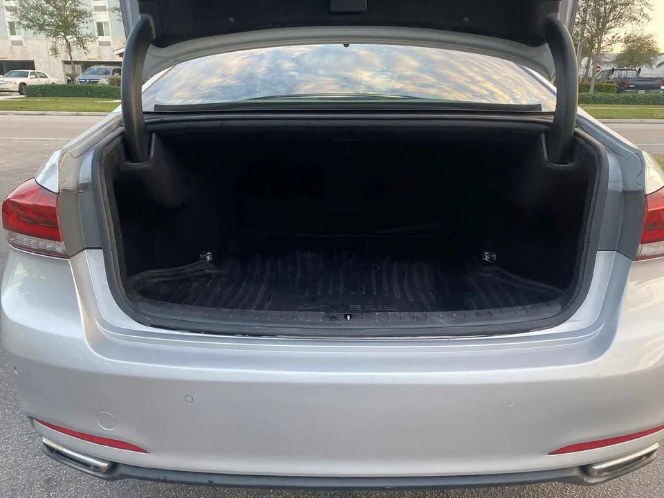 2015 Hyundai Genesis - Image 8 of 15