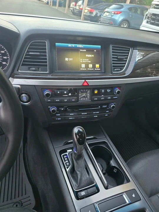 2015 Hyundai Genesis - Image 6 of 8
