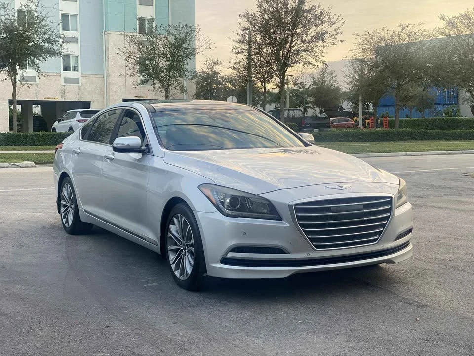 2015 Hyundai Genesis - Image 2 of 15