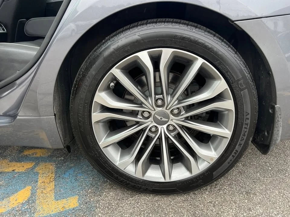 2015 Hyundai Genesis - Image 19 of 20