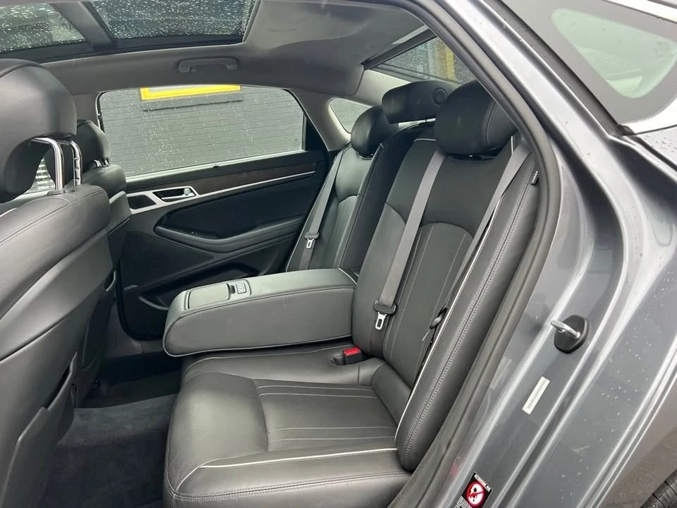 2015 Hyundai Genesis - Image 18 of 20