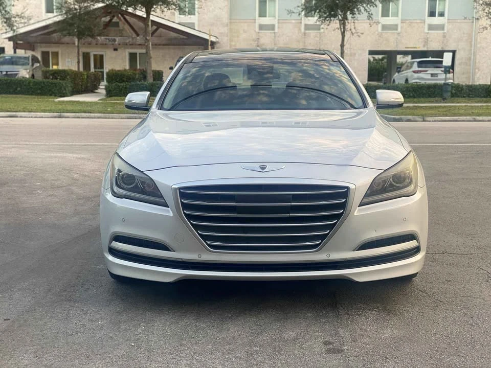2015 Hyundai Genesis - Image 2 of 13
