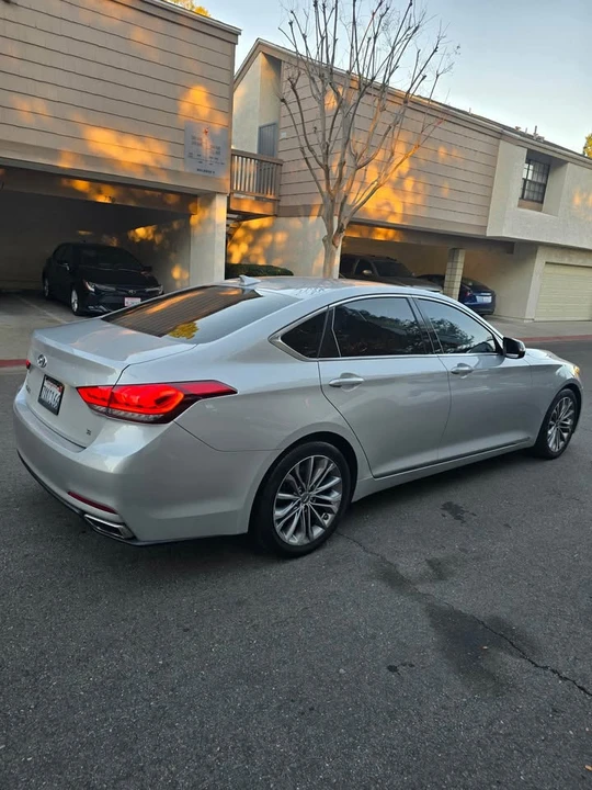 2015 Hyundai Genesis - Image 2 of 8