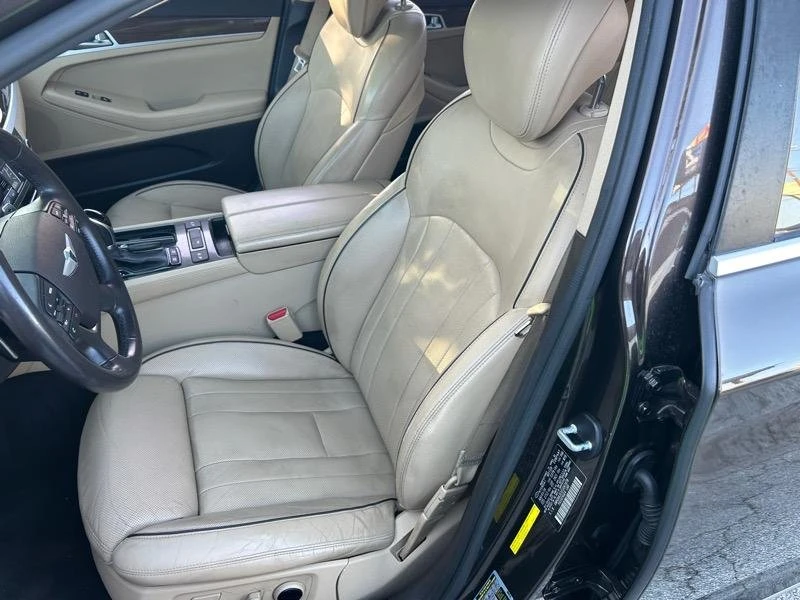 2015 Hyundai Genesis - Image 16 of 20