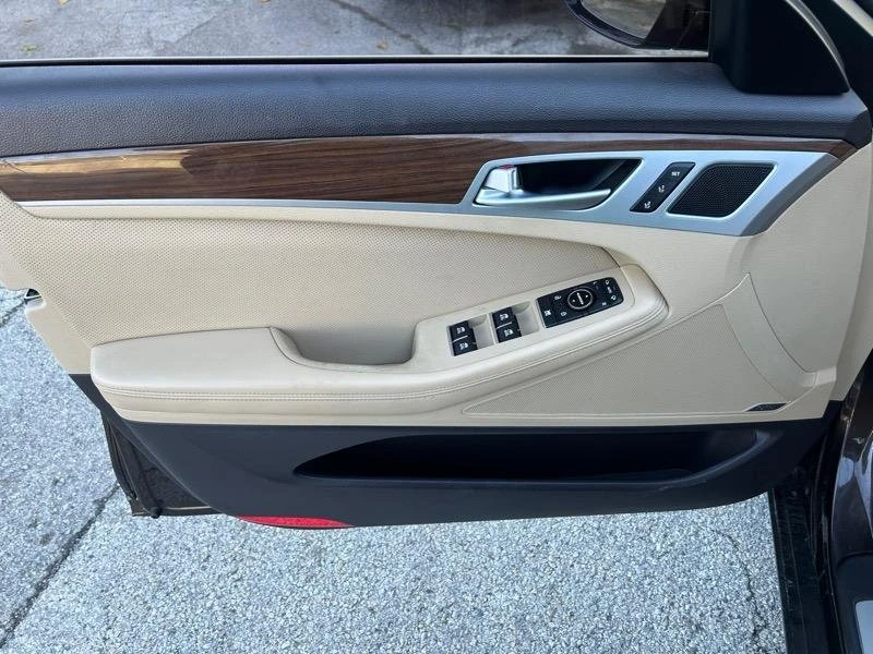 2015 Hyundai Genesis - Image 19 of 20