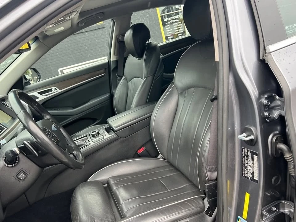 2015 Hyundai Genesis - Image 10 of 20