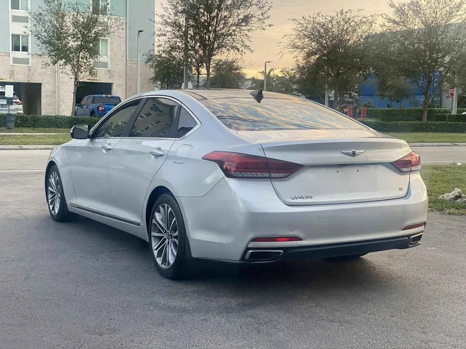 2015 Hyundai Genesis - Image 4 of 13