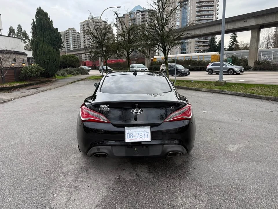 2015 Hyundai Genesis - Image 6 of 16