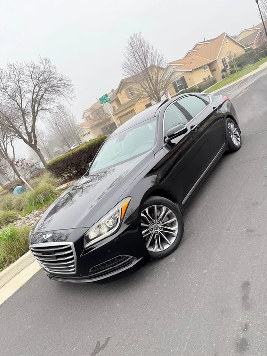 2015 Hyundai Genesis - Image 6 of 13