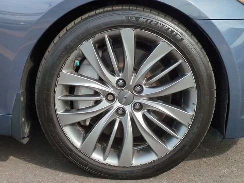 2015 Hyundai Genesis - Image 9 of 19