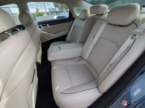 2015 Hyundai Genesis - Image 11 of 19