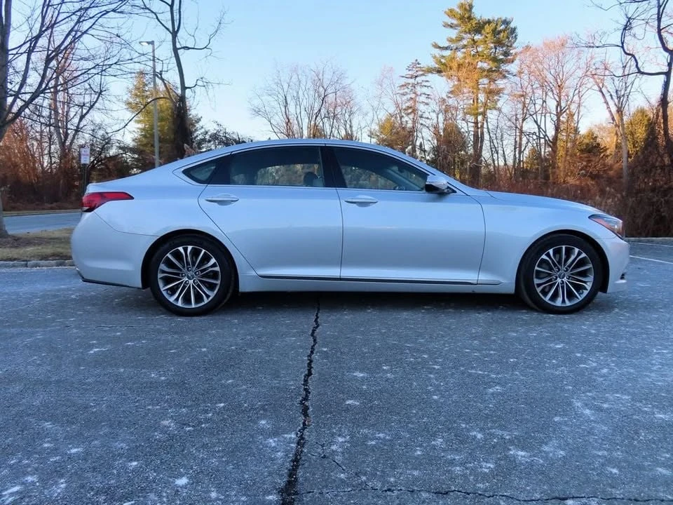 2015 Hyundai Genesis - Image 17 of 19