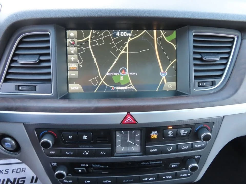 2015 Hyundai Genesis - Image 8 of 19
