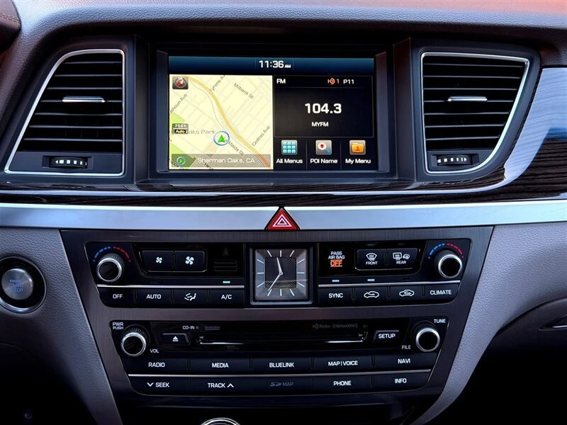 2015 Hyundai Genesis - Image 15 of 19