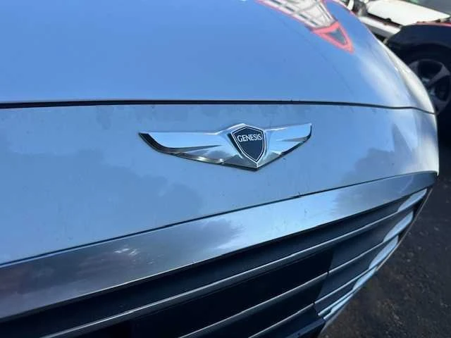2015 Hyundai Genesis - Image 13 of 18