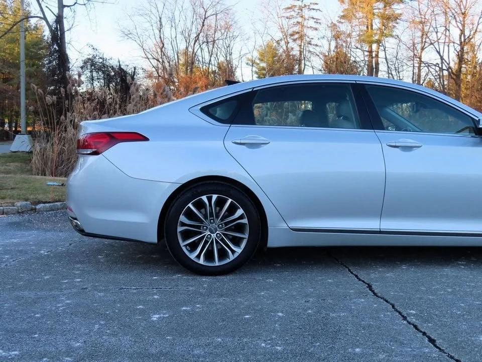2015 Hyundai Genesis - Image 18 of 19