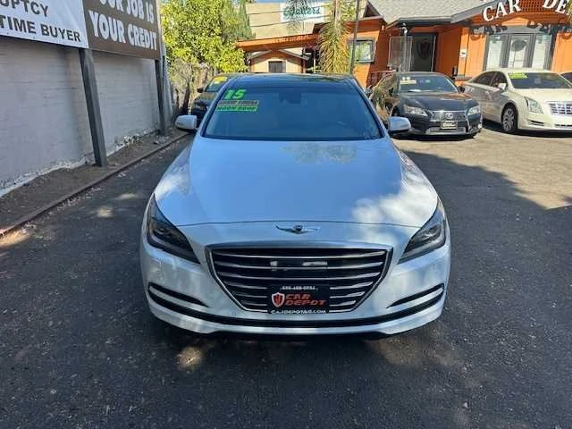 2015 Hyundai Genesis - Image 2 of 18