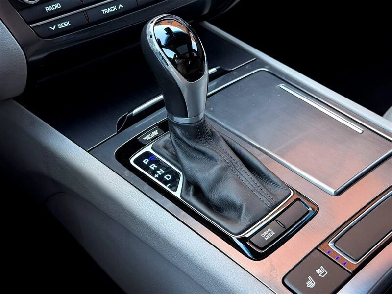 2015 Hyundai Genesis - Image 19 of 19