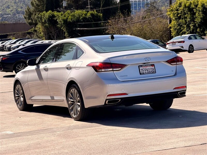 2015 Hyundai Genesis - Image 4 of 19
