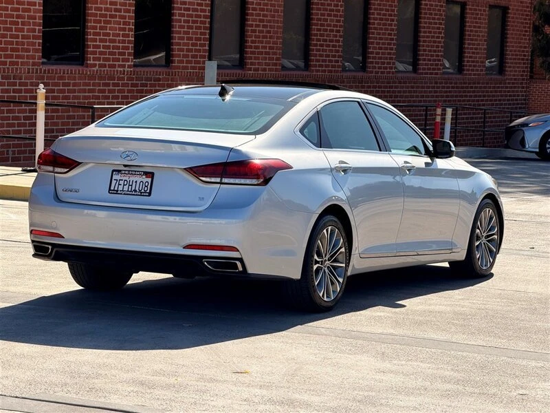 2015 Hyundai Genesis - Image 6 of 19