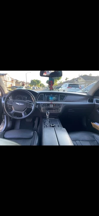2015 Hyundai Genesis - Image 4 of 10