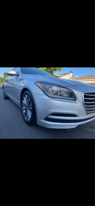 2015 Hyundai Genesis - Image 2 of 10
