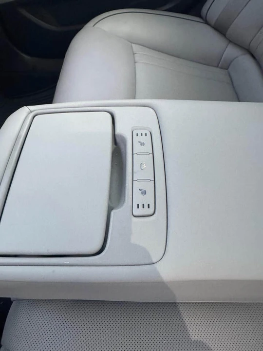 2015 Hyundai Genesis - Image 14 of 20