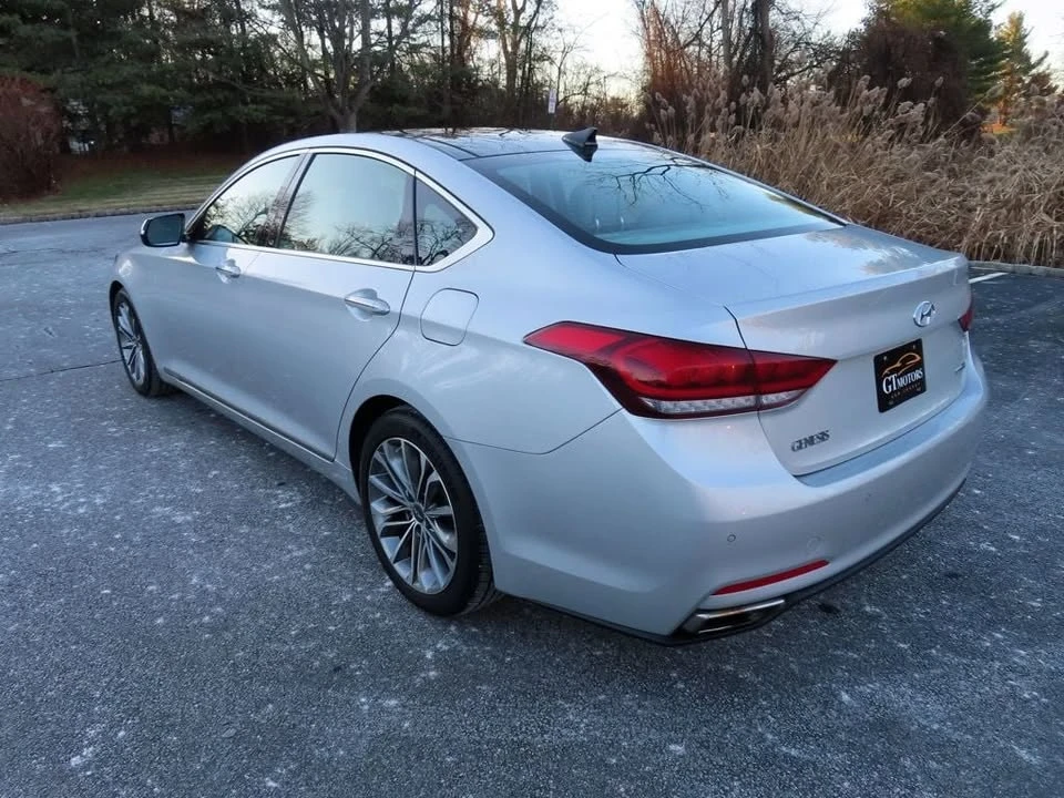 2015 Hyundai Genesis - Image 14 of 20