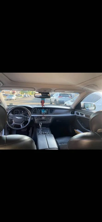 2015 Hyundai Genesis - Image 9 of 10