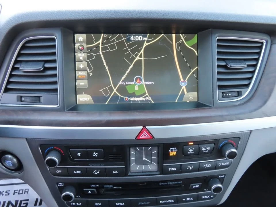2015 Hyundai Genesis - Image 9 of 20