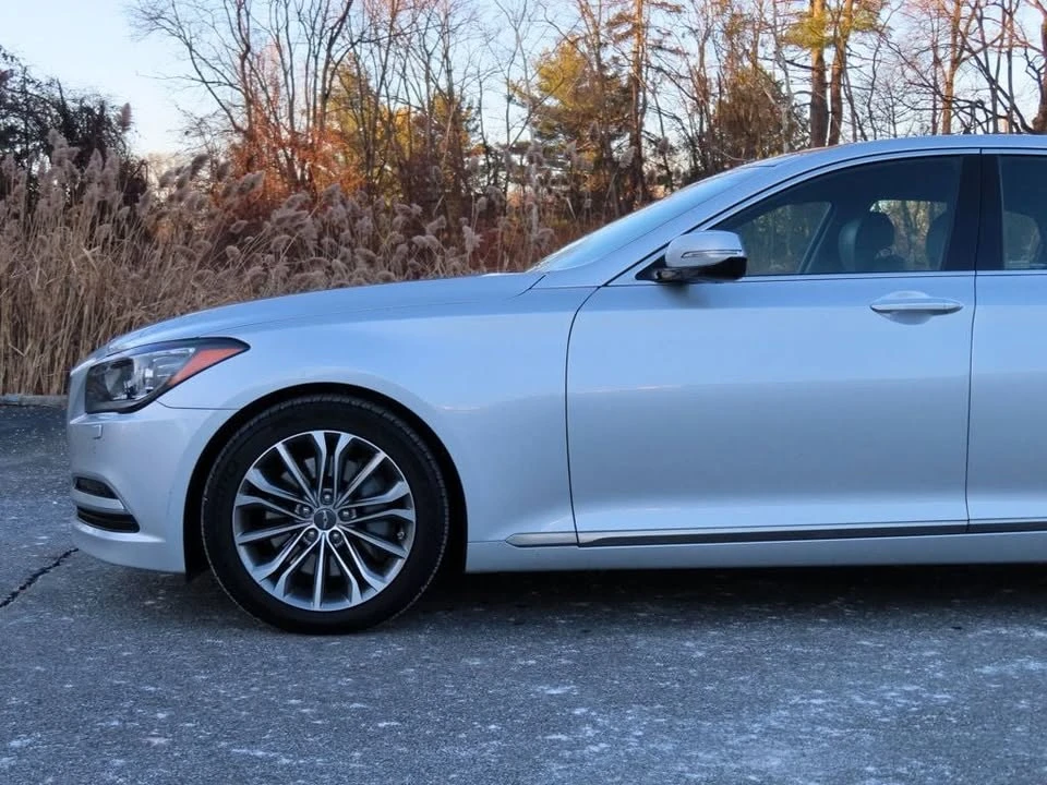 2015 Hyundai Genesis - Image 12 of 20