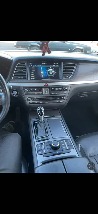 2015 Hyundai Genesis - Image 5 of 10