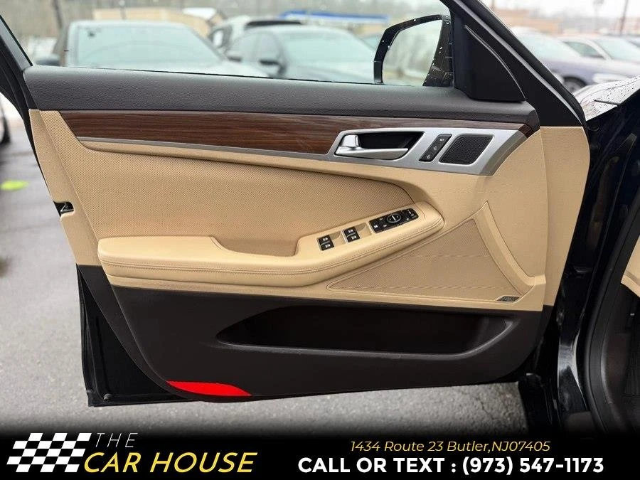 2015 Hyundai Genesis - Image 13 of 15