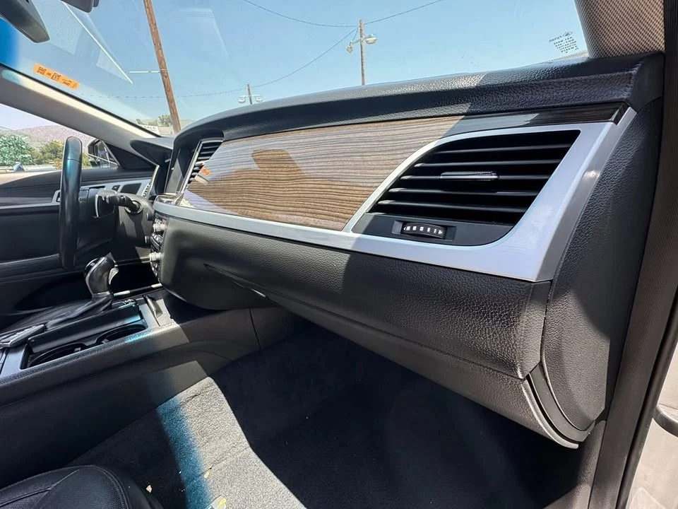 2015 Hyundai Genesis - Image 14 of 20