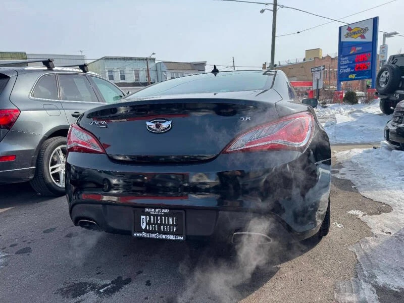 2015 Hyundai Genesis - Image 2 of 16