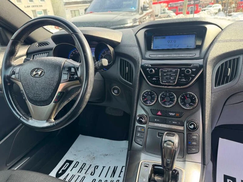2015 Hyundai Genesis - Image 6 of 16